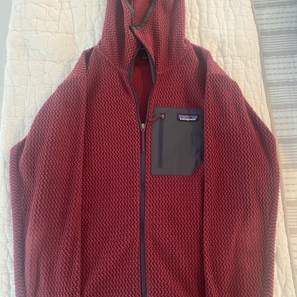 Men’s small R1 Patagonia Air Hoodie